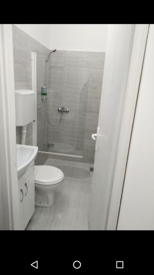 Apartmani Pinokio Ni Esterno foto